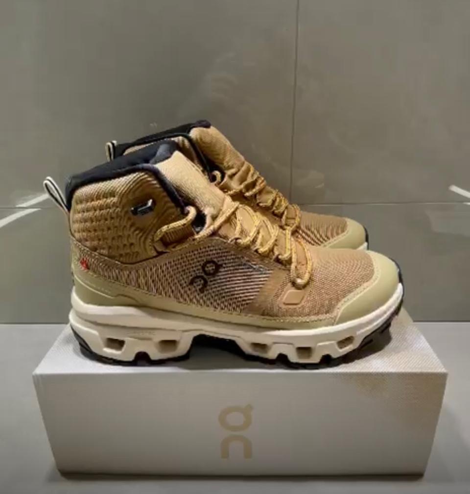 Bota On - Bege