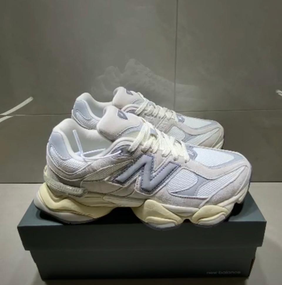 New Balance - Branco e Creme