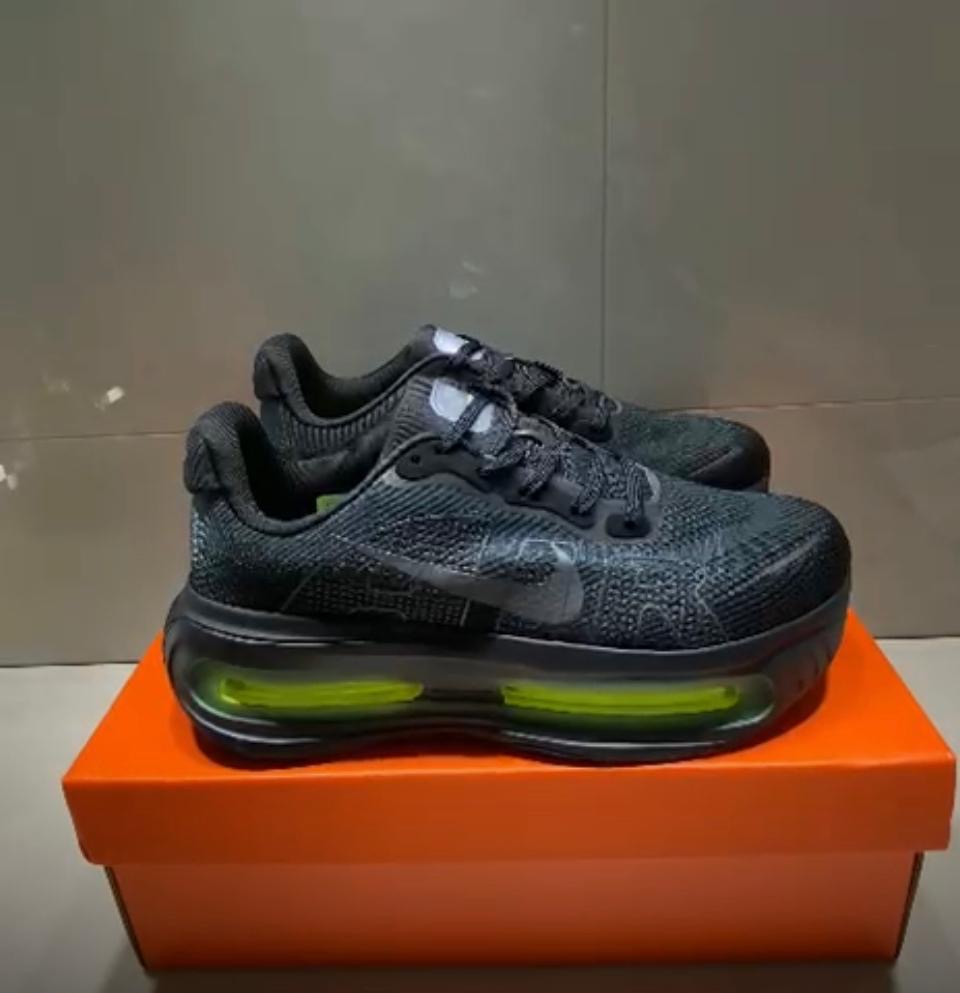Nike Vomero Premium - Preto e Verde Neon