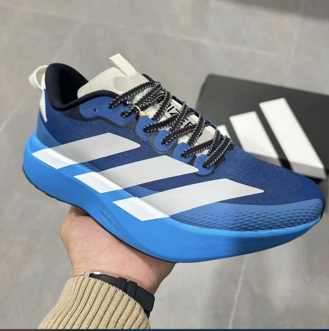 Adidas - Azul e Branco