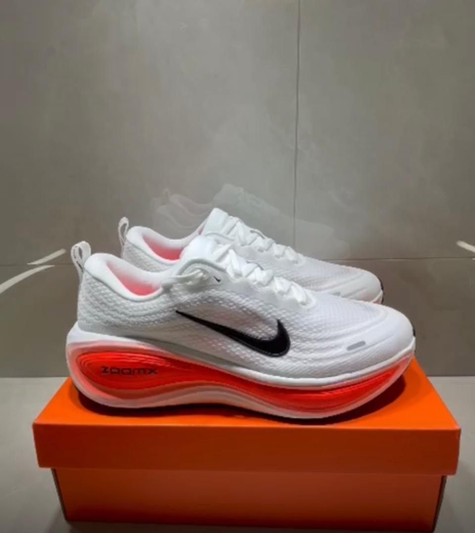 Nike ZoomX - Branco e Vermelho